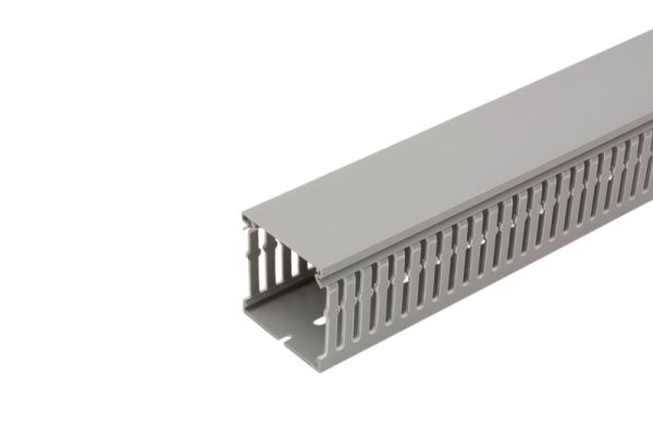 KANALICA-PVC-SL.R7030-SIVA-H60MMXB60MM